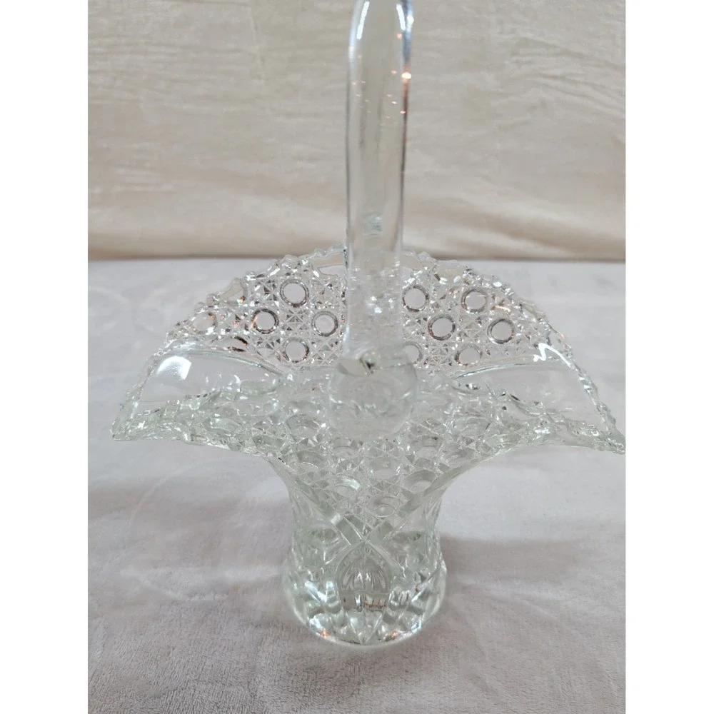 Vintage Clear‎ Cut Glass Basket Starburst Circle Pattern Decorative Centerpiece